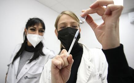 Pfizer tendría lista vacuna contra ómicron en marzo