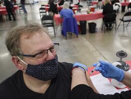 EU administra 3 millones de vacunas en últimas 24 horas