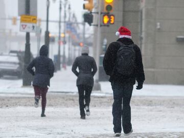 Nueva York declara estado de emergencia por tormenta helada