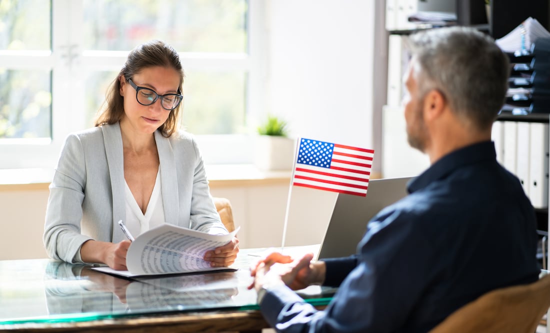 Visa americana: ¿Cuáles se pueden conseguir en 2024 en la Embajada de EU en México?. Foto iStock / AndreyPopov