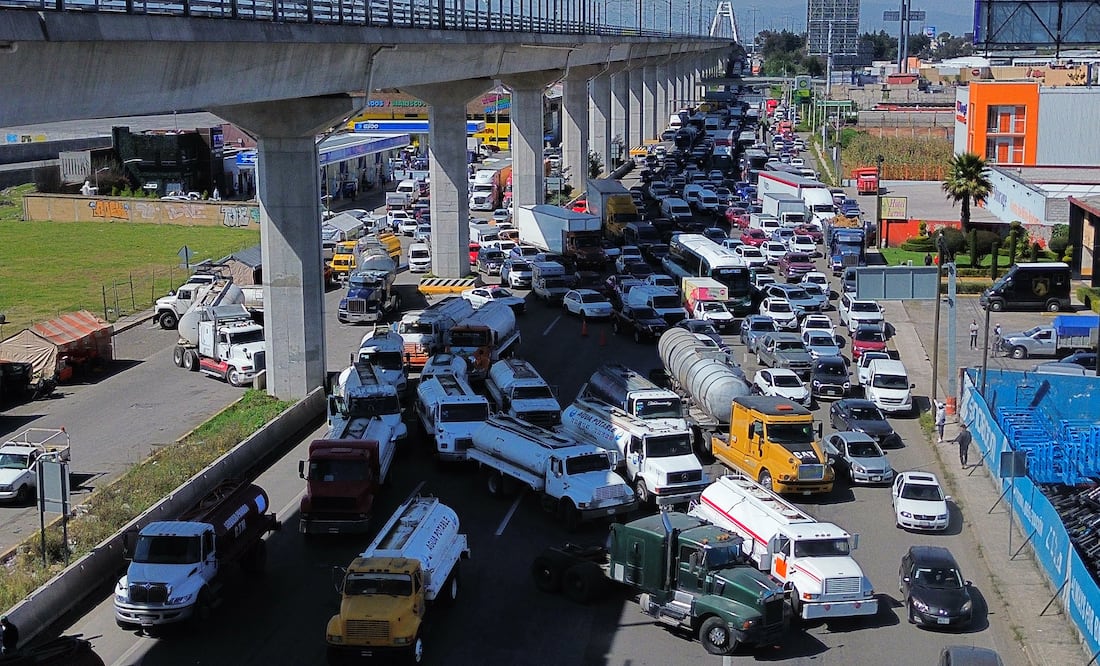 Marchas en CDMX: FAT pospone bloqueo, pero transportistas del Edomex van rumbo al Zócalo. Foto: EFE/Felipe Gutiérrez / Ilustrativa