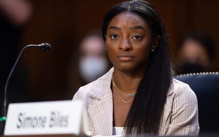 Simone Biles reclama a FBI más de mil mdd por abusos de Nassar