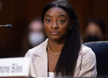Simone Biles reclama a FBI más de mil mdd por abusos de Nassar