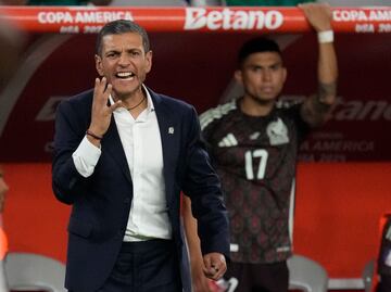 Federación mexicana confía en Jimmy Lozano a pesar del fracaso del Tri en Copa América