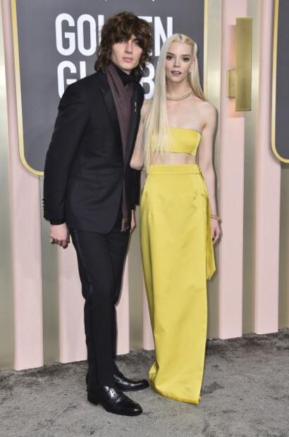 Anya Taylor-Joy conquista los Golden Globes con atuendo amarillo de impacto 