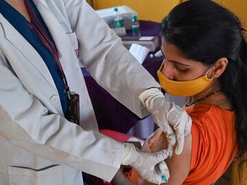 Dosis de refuerzo no frenarán al Covid, advierte la OMS