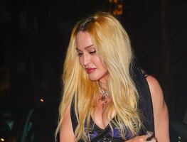 Madonna destila glamour con vestido traslúcido por calles de Nueva York