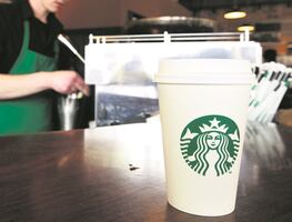 Empleado con hepatitis A expone a cientos de clientes de Starbucks en EU