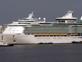 México aplaza impuesto a turistas de cruceros hasta 2025