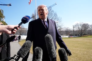 “No me acobardo”: Donald Trump no descarta enviar tropas terrestres a Irán