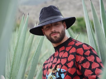 Maluma visita Oaxaca y promociona su nueva marca de mezcal 'Contraluz'
