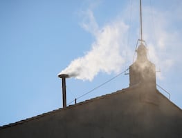 Humo blanco en la Capilla Sixtina: "Habemus Papam"