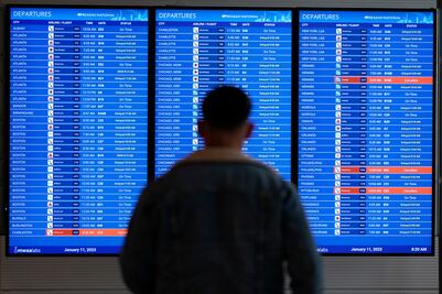 Caos aéreo en Nueva York, Atlanta y Chicago: Aeropuertos colapsados por las tormentas
