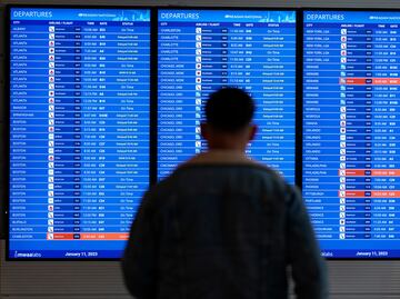 Caos aéreo en Nueva York, Atlanta y Chicago: Aeropuertos colapsados por las tormentas