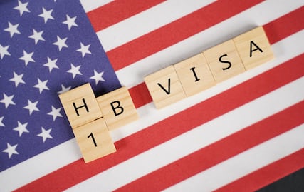 ¿Por qué Texas suspendió las solicitudes de visas H-1B? ¿A qué trabajadores afecta?