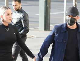 Katy Perry y el espectacular minivestido negro que lució en París