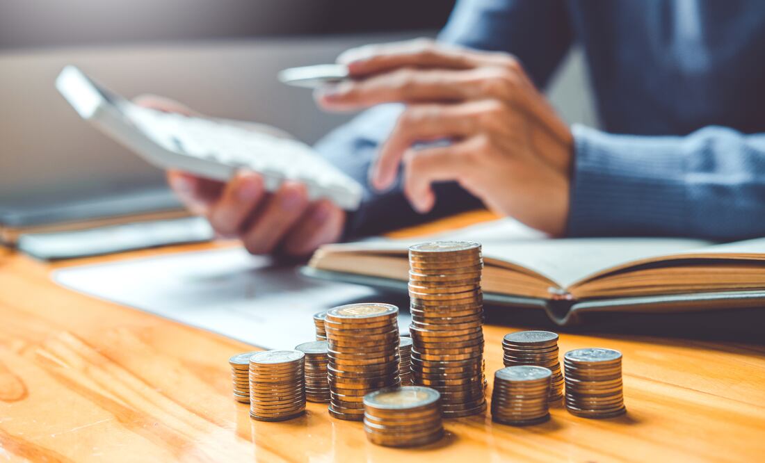 Pensión para el retiro en México. Por esta razón, BBVA ve inviable garantizar último salario. Foto iStock / SARINYAPINNGAM