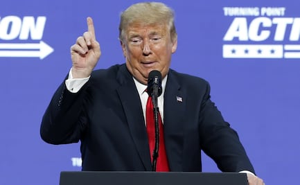 Juez federal ordena que gobierno de Trump reanude trámites de DACA