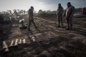 Ucrania lanza ataque sorpresa y destruye bombarderos estratégicos de Rusia. VIDEO