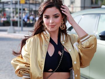 Demi Rose usa su bikini de joyas transparentes más revelador y deslumbra