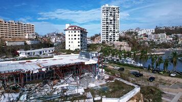 Huracán Otis: México cumple 14 vuelos de ayuda en jornada del puente aéreo con Acapulco