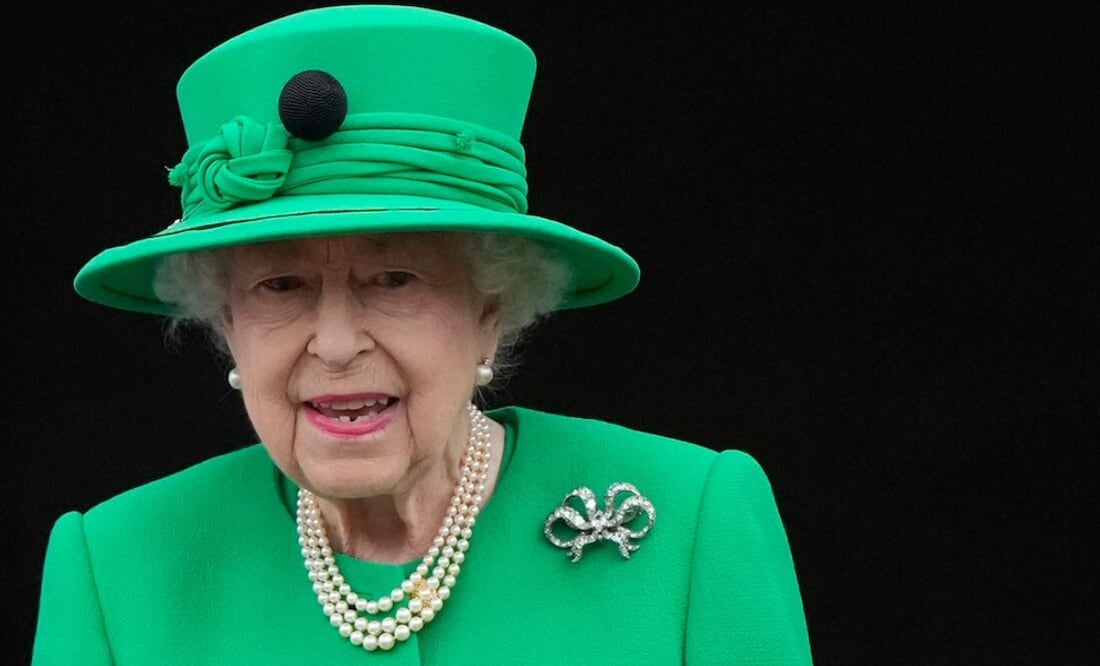 Reina Isabel II sabía que iba a morir y pidió a sus médicos que la mantuvieran con vida hasta su Jubileo, con transfusiones de sangre. Foto: AP