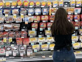 EU alerta de inflación “extraordinariamente elevada"; culpa a la invasión rusa en Ucrania