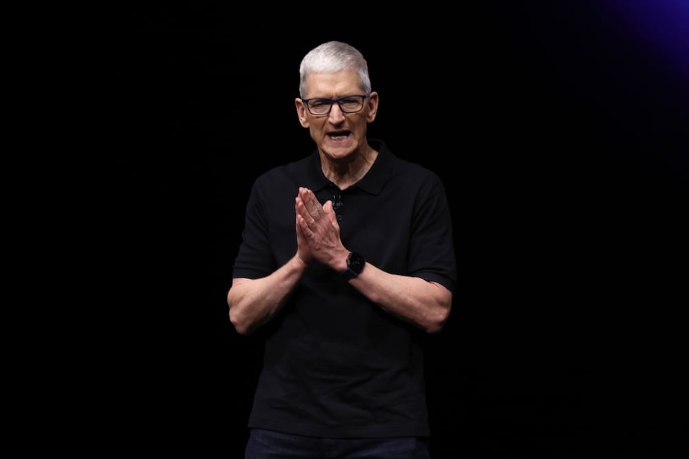 Sorpresa total en Apple: Tim Cook dejará el cargo en septiembre. EFE/EPA/JOHN G. MABANGLO