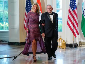 Senador demócrata Robert Menéndez, imputado por soborno y lingotes de oro