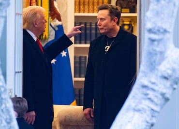 Trump califica de "ridículo" a Elon Musk después de que creara su partido político