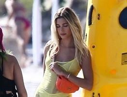 El micro bikini con el que Hailey Bieber ‘encendió’ Instagram