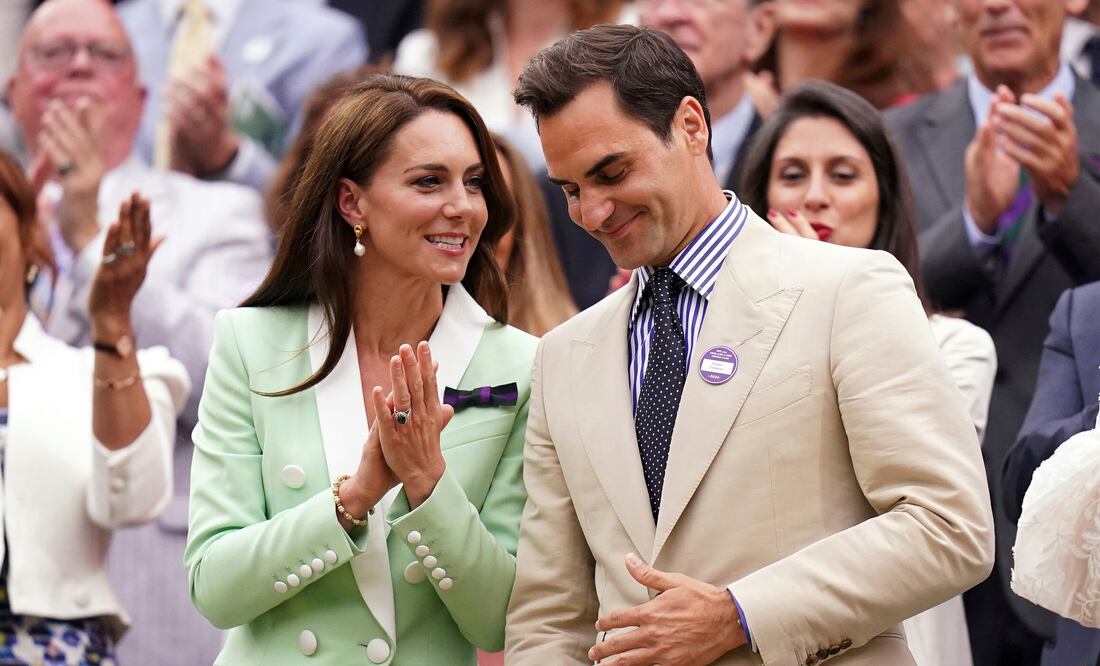 Emotivo homenaje a Roger Federer: Ovación de pie y presencia real en Wimbledon.  (Adam Davy/PA via AP)