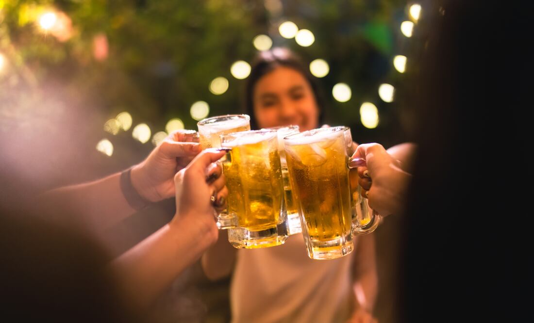 Día Internacional de la Cerveza. ¿Qué tan sano para el corazón es esta bebida, según Harvard? Foto: iSTOCK-torwai