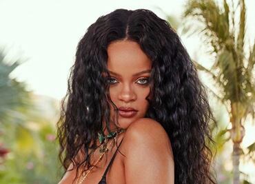 Rihanna posa en sesión con nueva línea de ‘transparencias’