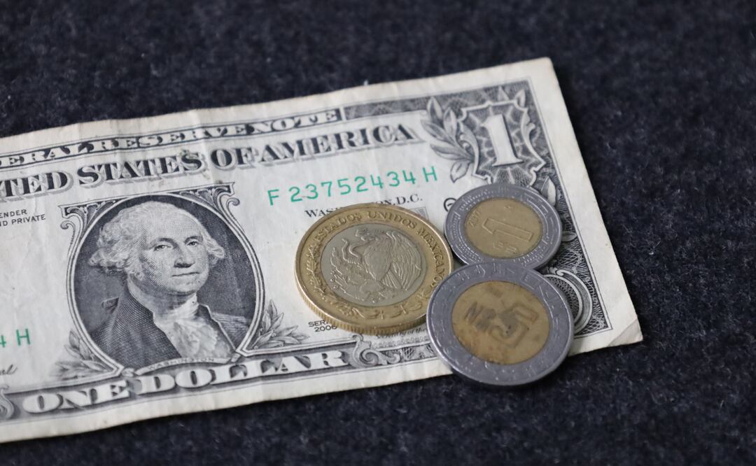 El fin del "superpeso": la moneda mexicana se deprecia el 22,5 % en 2024. Foto: iStock/FJZEA