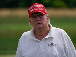 Trump pone en duda la autoría del 11S en torneo de golf que financia Arabia Saudí