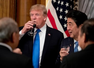 Donald Trump rechaza el consumo de alcohol. ¿Por qué no toma? ¿Cuál es la historia de su hermano Fred?