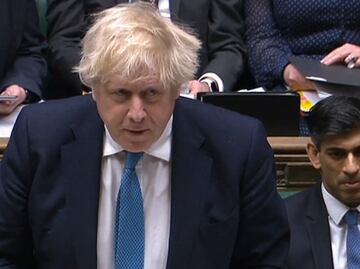 Johnson: Occidente no se quedará a la espera mientras Rusia ataca Ucrania