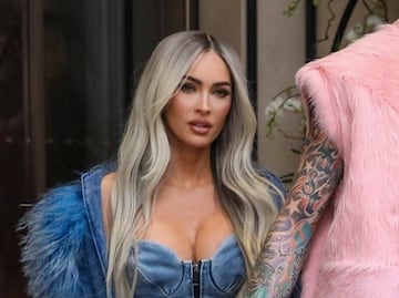 Megan Fox canaliza a Britney Spears de los 2000 con diminuto look de mezclilla en París