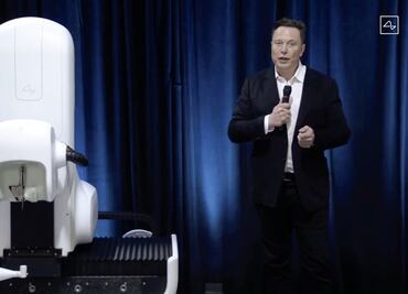 Musk presenta dispositivo probado en cerdos para medir actividad cerebral