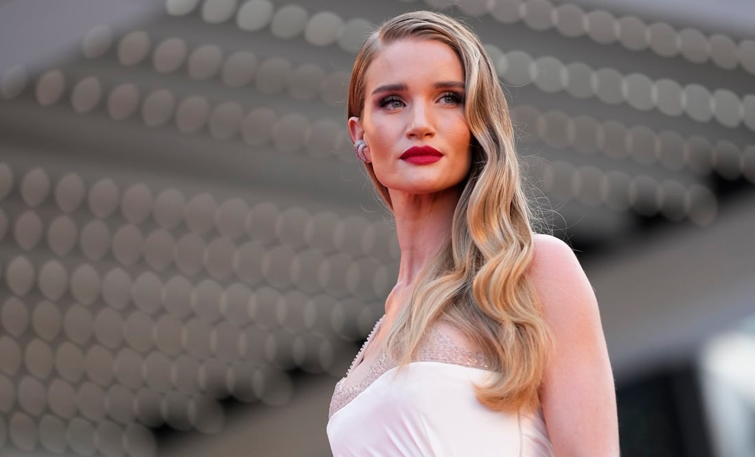 Rosie Huntington-Whiteley /AP