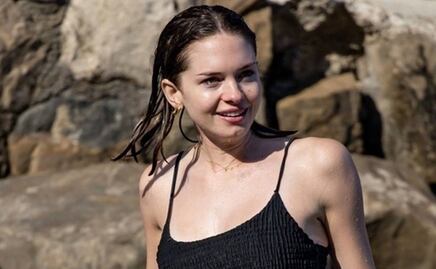 Hija de Antonio Banderas presume ‘bikini body’ en Italia