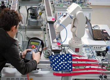 Buscan técnicos en mantenimiento mexicanos para trabajar en EU por $80,000 al mes