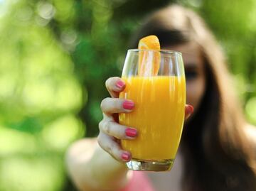 Consejos saludables para complementar las rutinas de ejercicio, según Mayo