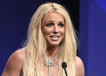 Britney Spears conquista playas de México con diminuto bikini amarillo