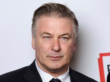 Alec Baldwin contrató a exfiscal federal para enfrentar demandas por tiroteo