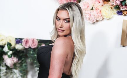 Stassie Karanikolaou se luce con bikini estampado en Bahamas