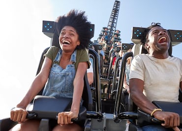 Abre VelociCoaster, la montaña rusa 'más intensa' en Universal Orlando