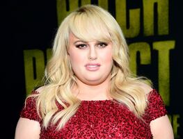 Rebel Wilson posa en lencería tras perder más de 30 kilos