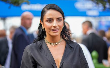 Aislinn Derbez destila belleza con vestido de raja en la Semana de la Moda de París